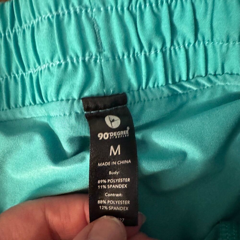 90 degree running shorts - Picture 2 of 3